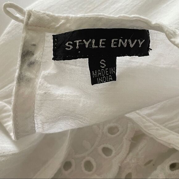 Style Envy Women's Floral Eyelet Embroidered Bell Sleeve Crew Neck Blouse Top - Picture 12 of 14